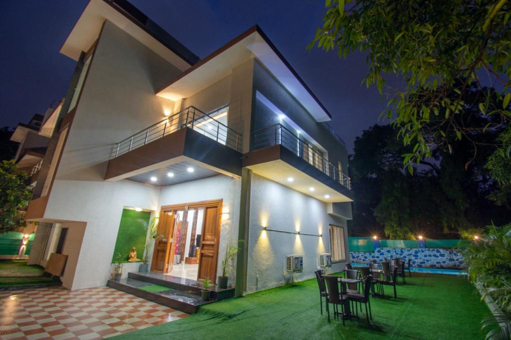 Lions Villa